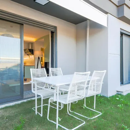 Apartment Flat With Backyard 5 Min To Marina *