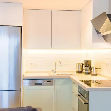 Flat With Backyard 5 Min To Marina Cesme