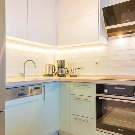 Flat With Backyard 5 Min To Marina * Cesme