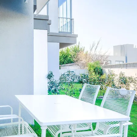 Flat With Backyard 5 Min To Marina Apartment Cesme
